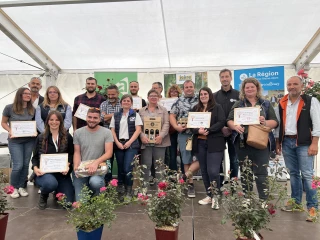 scène lauréats diplômes