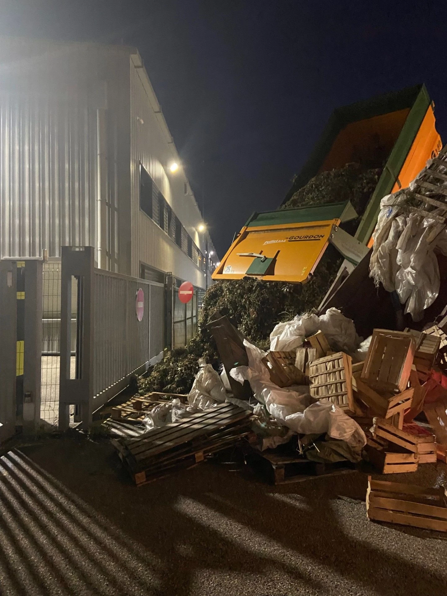 Une saison très compliquée en pêches