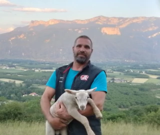Un éleveur engagé au service du Label rouge Agneau de l'Adret