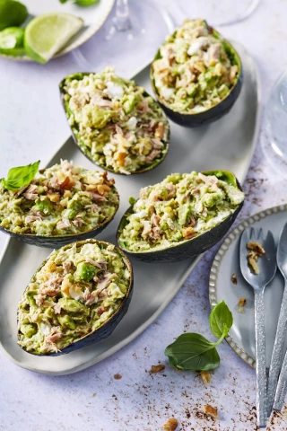 Avocat farci de thon fromage frais et noix 