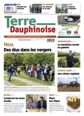 des gens dans un verger