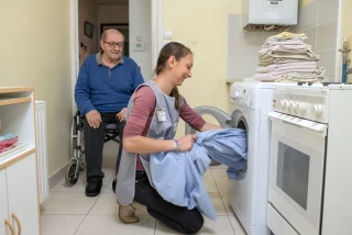 Aide à domicile, un métier d'engagement, un métier « essentiel »