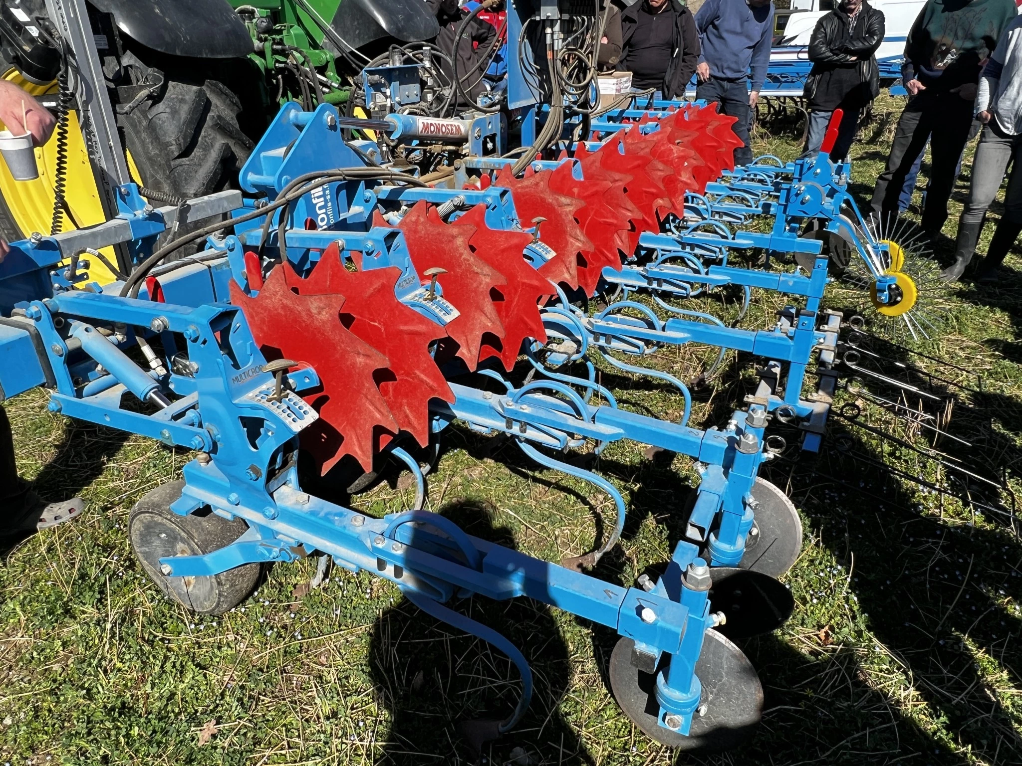 Monosem et sa bineuse multicrop