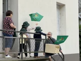 enfants drapeaux
